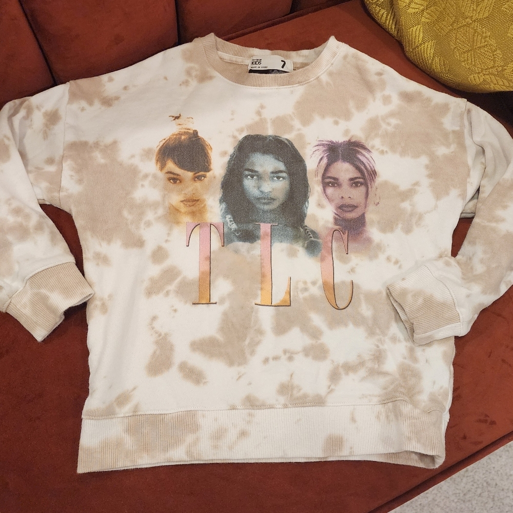 Cotton On kids TLC pull over size 7